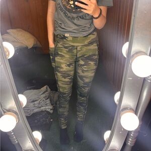 SO Women's Green Camo Joggers